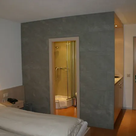 Belmont 3*