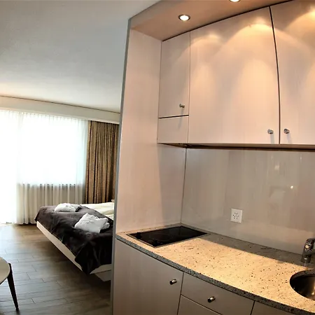 Belmont 3*
